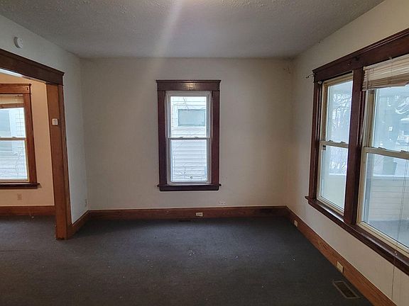3rd image of 15316 Holmes Ave #1