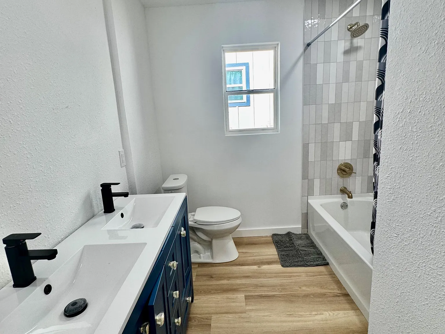 4 bed, 2.0 bath, 1859 sqft, $936 — Photo 4