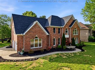 136 Glenwood Ln, Hurricane, WV 25526