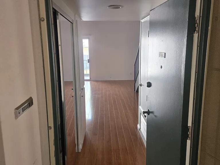 5460 White Oak Ave #G312 — Photo 14