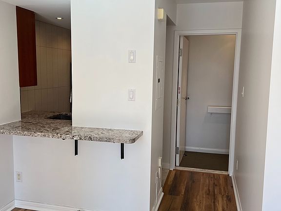5th image of 64 Douro St #255