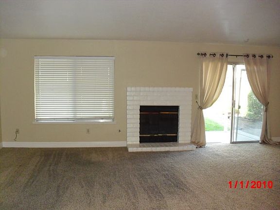 5th image of 125 Deerwood Ln