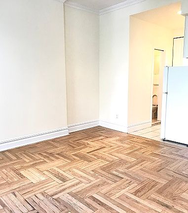 2nd image of 849 Lexington Ave #3FF