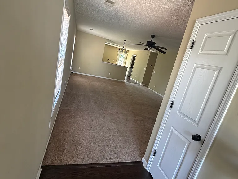 217 Windsorcrest Rd — Photo 9