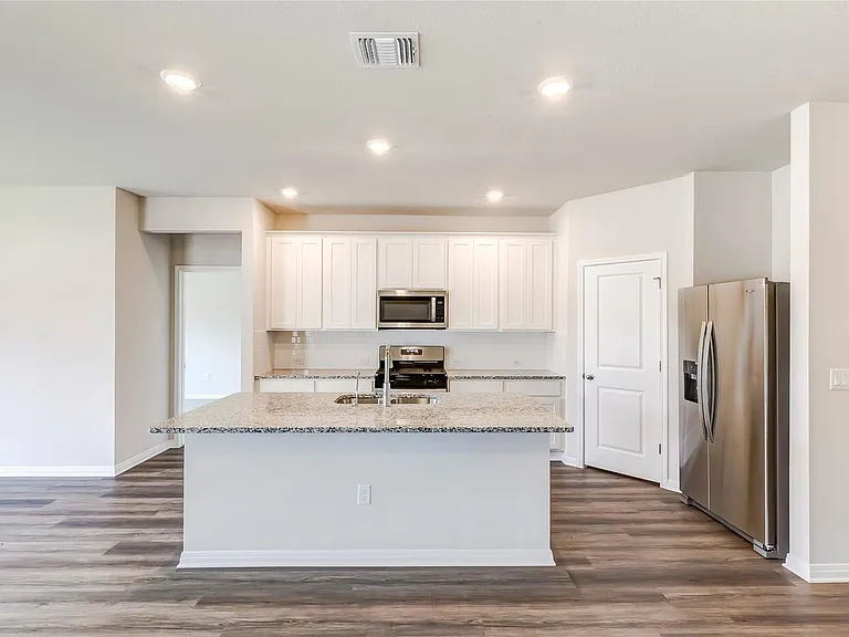 4905 Hazelnut Ln — Photo 10