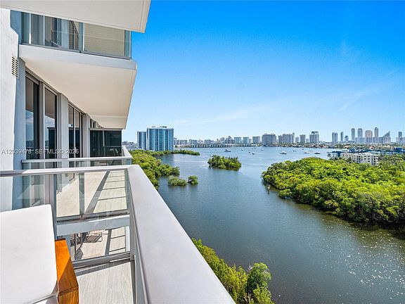 2nd image of 16385 Biscayne Blvd Unit 1117