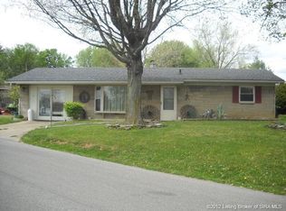 812 S Jackson St, Salem, IN 47167