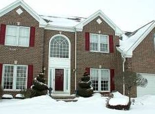 6 Princeton Ln, Fairport, NY 14450