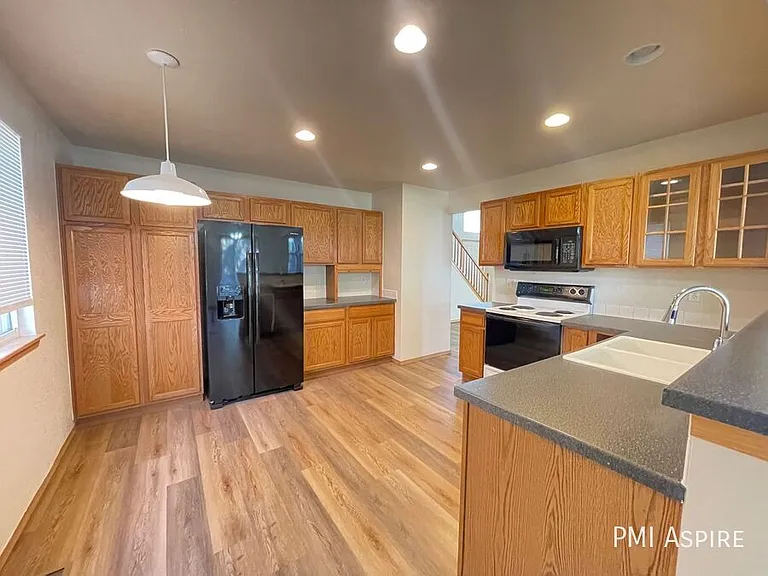 10501 Dresden St — Photo 6