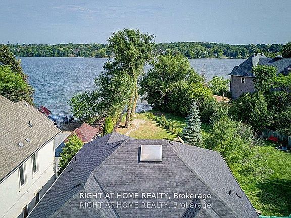 2nd image of 429 N Lake Rd