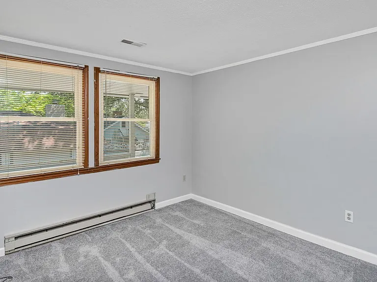 920 King St — Photo 17