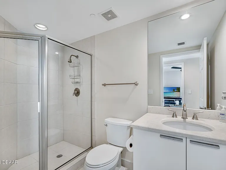 231 Riverside Dr #1006 — Photo 29