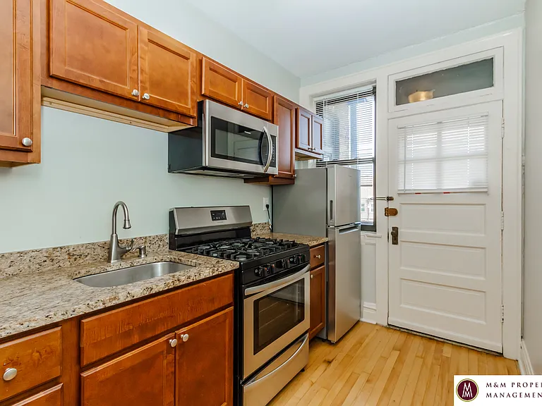 1010 North Boulevard — Photo 22