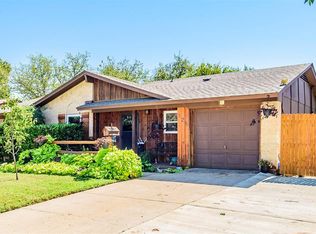 325 Blueberry Ln, Grand Prairie, TX 75052