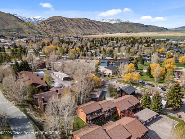 452 E Kelly Ave, Jackson, WY 83001