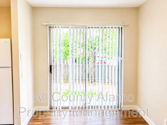 4th image of 429 Zachry Dr