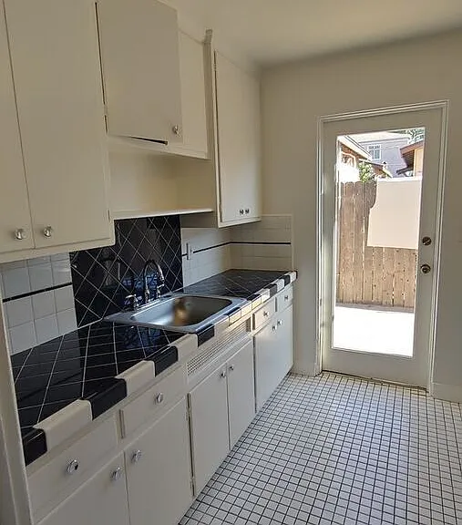 5123 Voltaire St — Photo 11