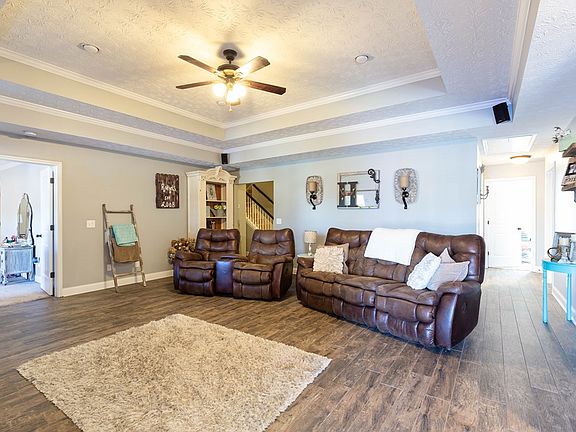 4th image of 304 Lee Road 2163