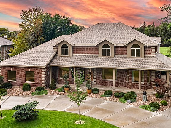 3rd image of 4966 Old Oak Ln