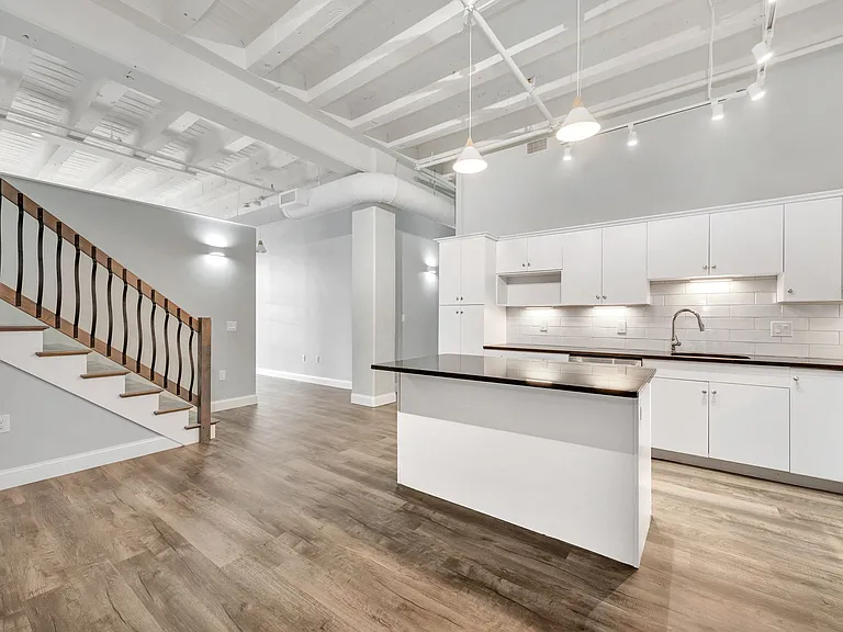 24 Mount Vernon Apartments — Photo 23