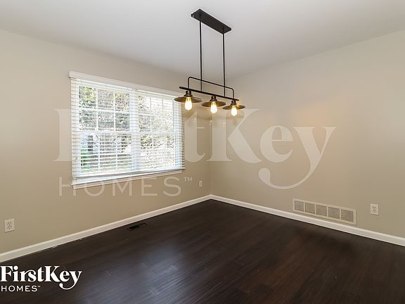 5th image of 189 Michael St