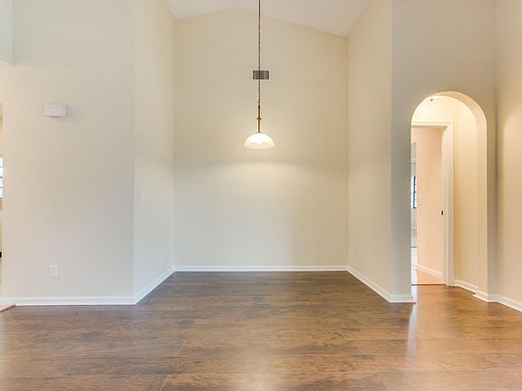 4th image of 5785 Parkwalk Dr