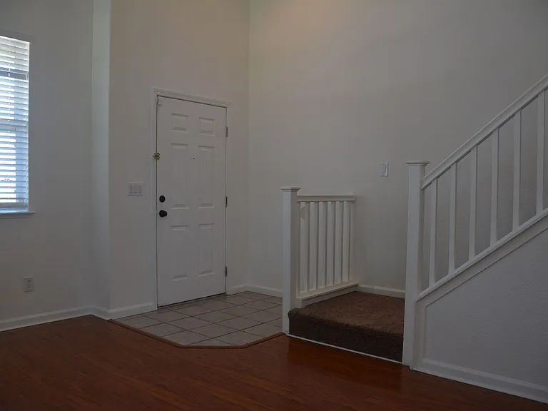 1019 Cape May Dr — Photo 3