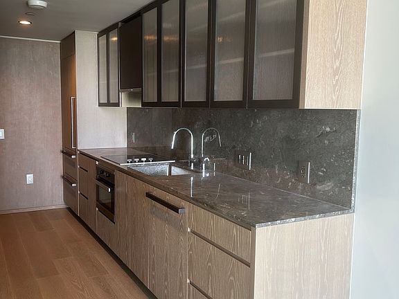 4th image of 1000 Auahi St #2309