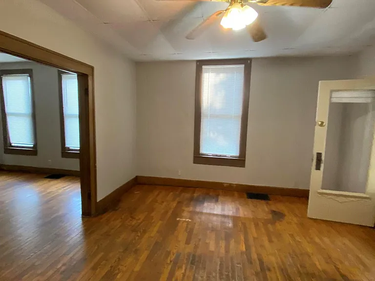 716 Seneca St — Photo 3