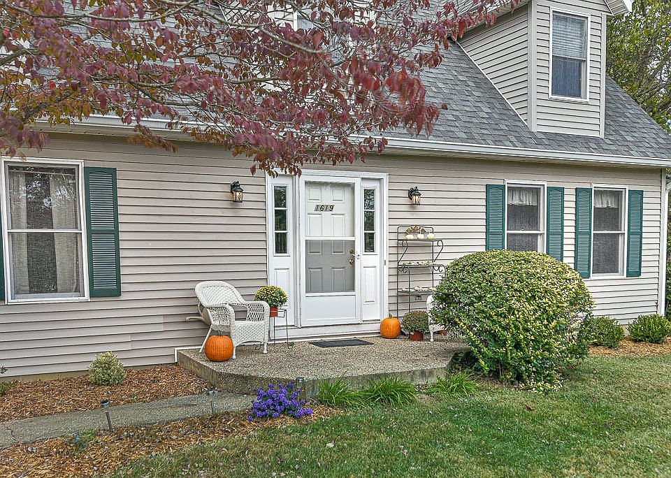 1st image of 1619 E Thornton Dr