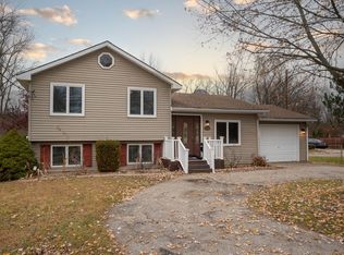 758 W South Blvd, Rochester, MI 48307