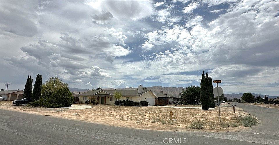 2nd image of 20489 Wren St