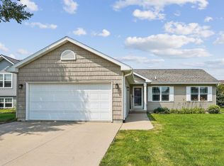 1408 Meadow View Ln, Waverly, IA 50677