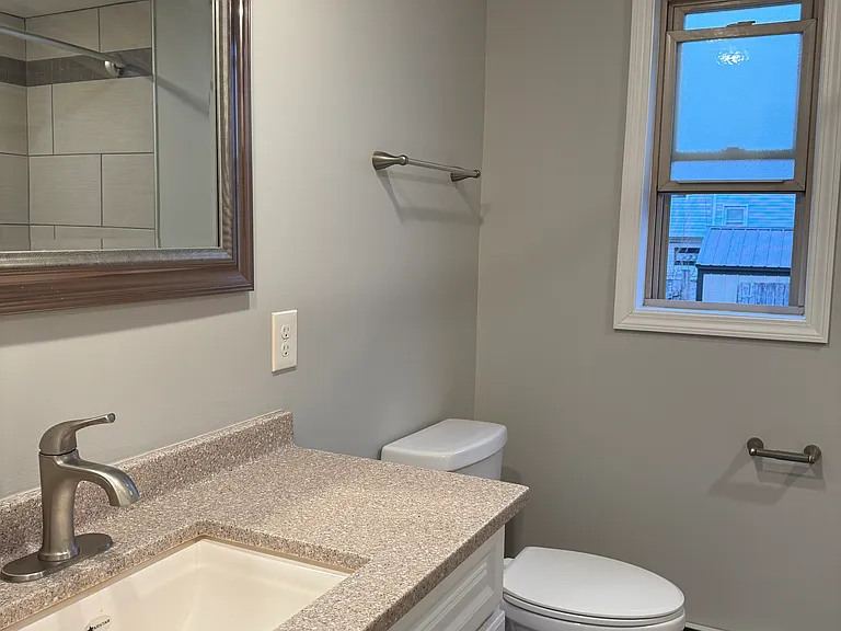 Jefferson Apartments — Photo 12