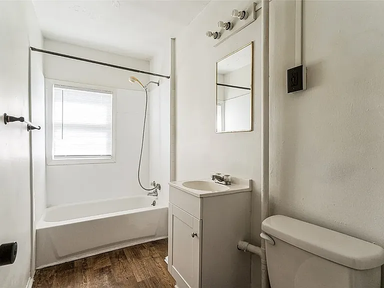 1613 A Ave NE #1 — Photo 12