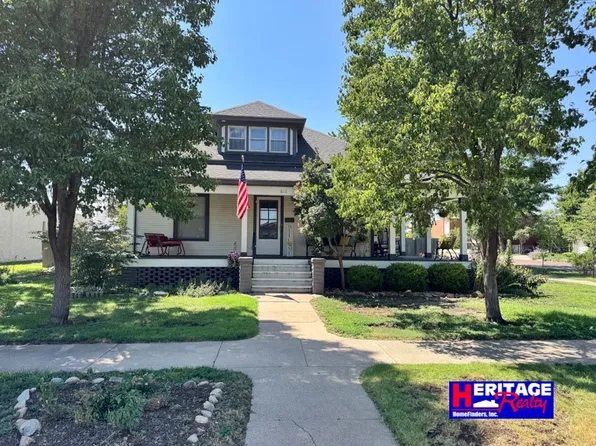 611 N 7th St, Garden City, KS 67846