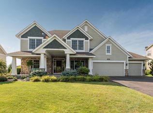 2415 Acorn Pt, Victoria, MN 55386