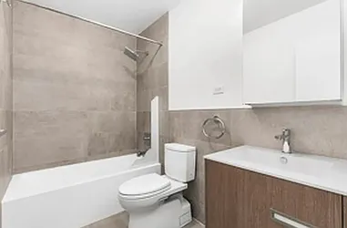 Rented by R New York