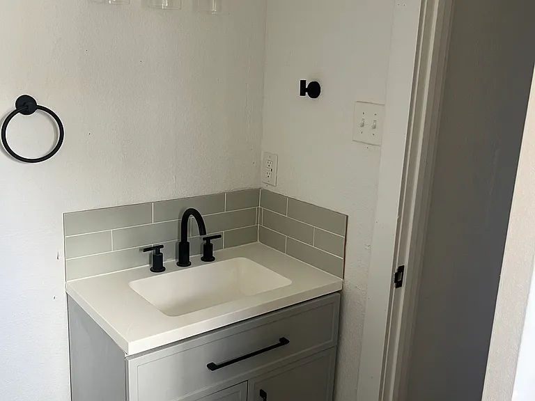 308 Natalen Ave #D — Photo 6