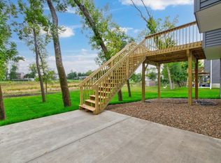 1827 Shady Grove Rd SW, Cedar Rapids, IA 52404