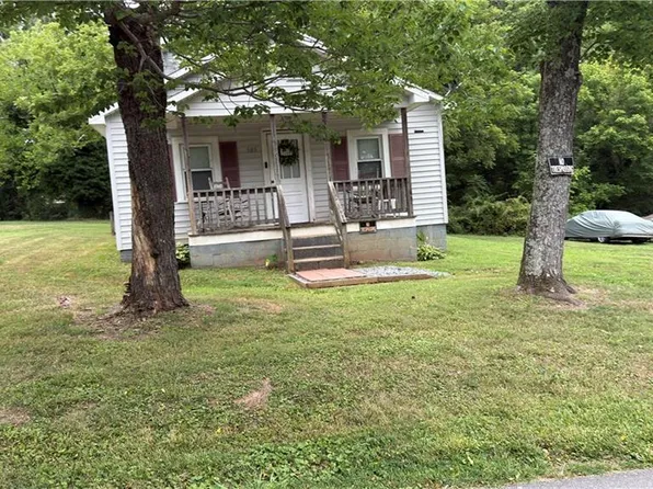 505 S Mineral Springs Dr, Jonesville, NC 28642