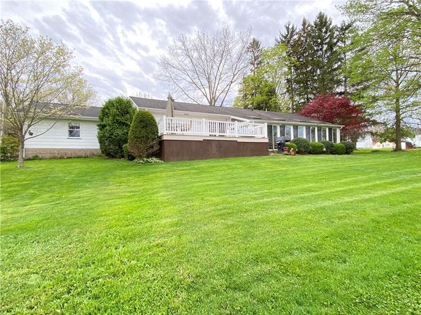 16 Gruber Rd, Greenville, PA 16125