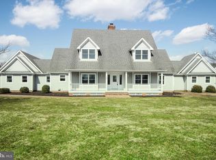 17615 Greenleaf Pl, Round Hill, VA 20141