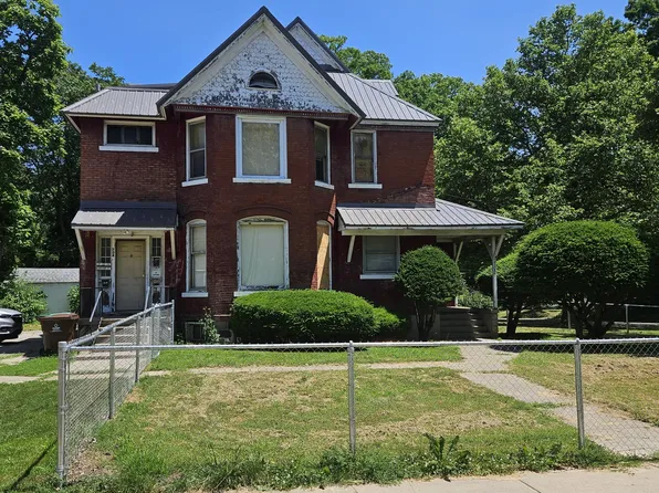 702 N Superior St, Albion, MI 49224