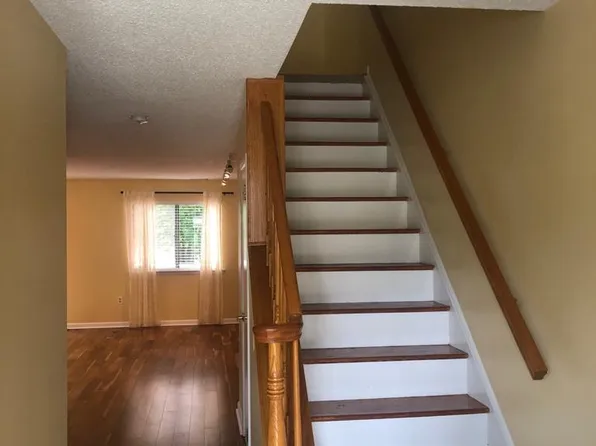 74 Hampshire Dr, Plainsboro, NJ 08536