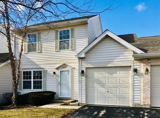 1231 N Village Dr, Round Lake Beach, IL 60073