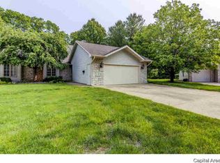 112 Country Pl, Springfield, IL 62703
