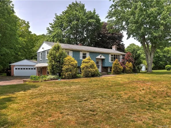 32 Lanthorne Road, Monroe, CT 06468