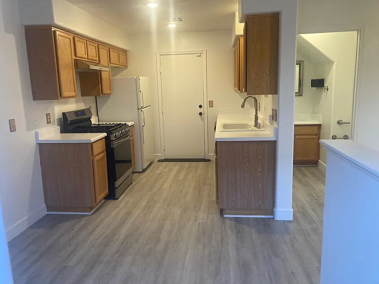 713 Spotted Eagle St — Photo 15