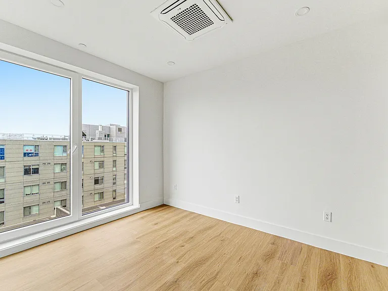 1035 Commonwealth Ave — Photo 50
